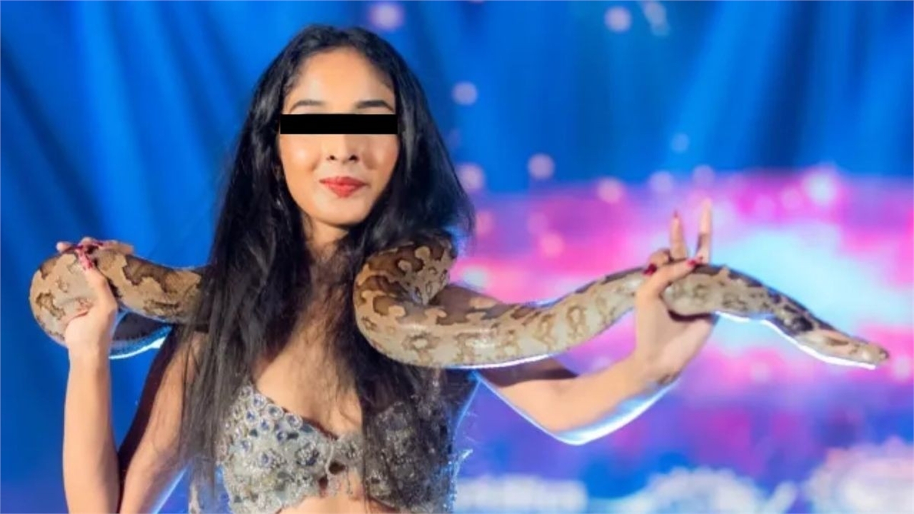 미인대회서 비단뱀 두르고 춤춘 스리랑카 여성...동물학대 벌금형