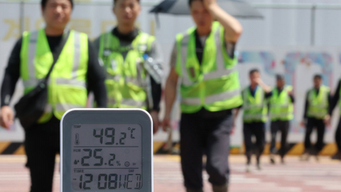 서울 현재 37.9℃...나흘 연속 올여름 최고기온 경신