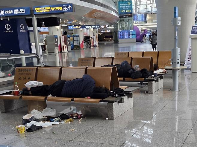 폭염에 몰린 노숙인 퇴거 조치한 인천공항...반발 기자회견 예고