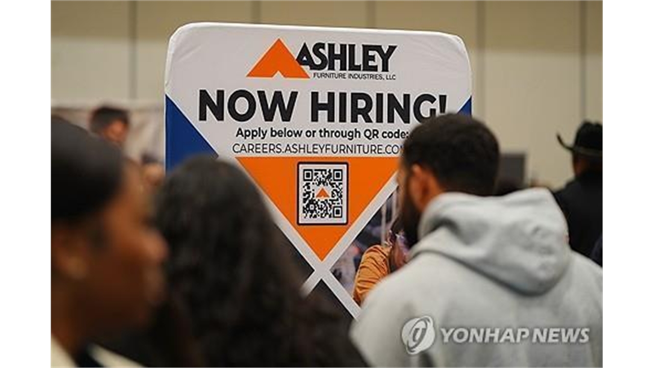 10명 중 2명 '그냥 쉰다'...전 세계 청년 취업난 심화