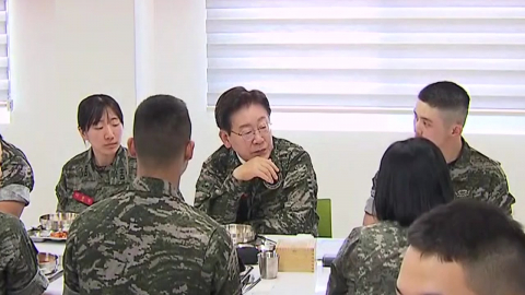 청와대, \'선택적 모병제\' 추진…"연내 계획 발표·내년 시행 예정"