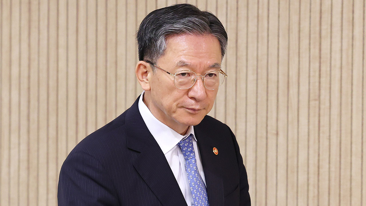 청와대, 정성호 사의에 "후속 인사 때까지 역할 당부"