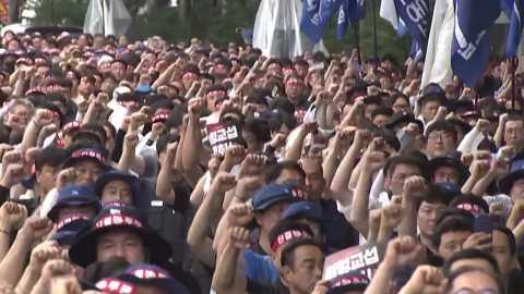 현대차 노조 10년 만에 전면 파업…공장 가동중지