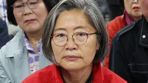 이수정 "젊은 여성이 야자수 숲서 자살? 망인에 대한 모욕"