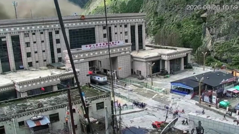 흔적 없이 사라진 국경 청사…200만㎥ 언색호 위태