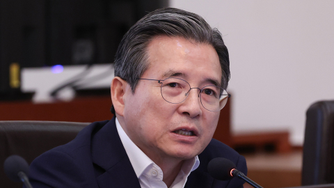  청와대 "이 대통령, 오늘 김용범 정책실장 사표 수리"