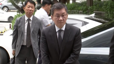 경찰, '감독 선임 의혹' 정몽규 전 축구협회장 소환