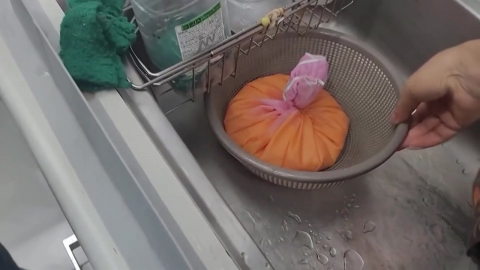 흡입지방 개수대·변기에…성형외과 등 25곳 적발