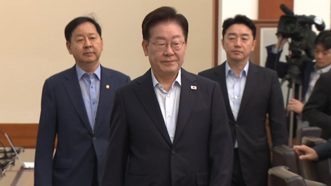 이 대통령 인적 쇄신에도 민심 '냉랭'…정상 외교로 반등 모색 주목
