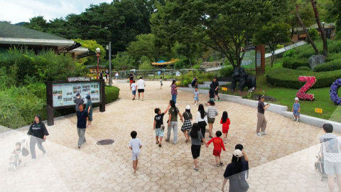 성큼 다가온 가을…관광지 곳곳 나들이객 '북적'