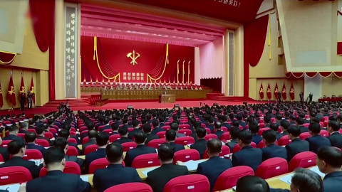 김정은 권한 명문화한 북…김주애 승계 준비 차원?
