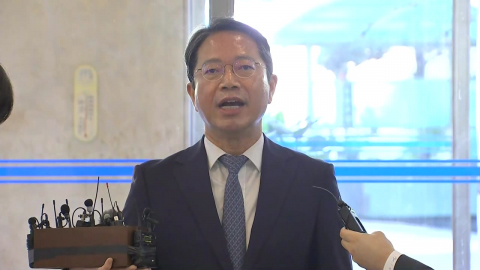  브로커 "세종메디칼 사라며 1억"…지인 "인맥 자랑도"