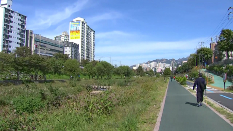 [날씨] "갑자기 춥네?" 한낮에도 21.5℃…독감 의심환자 2배 급증
