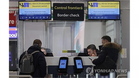 지문 찍다 날 샐 판...EU, 새 출입국 심사 전면도입 또 제동