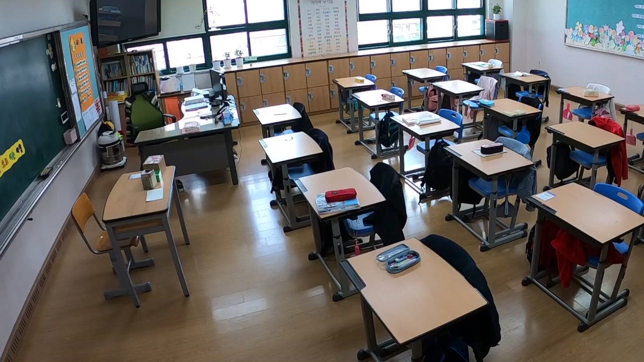 "인천 초교 교사, 급식 못 남기게 해 구토까지"…학부모들 고소