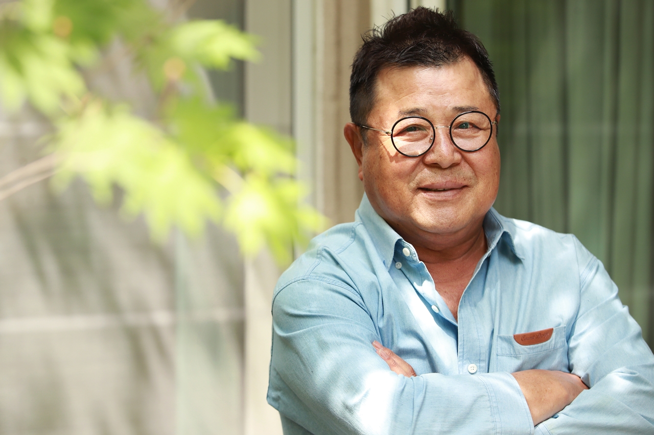 백일섭이 냄비 모델? 20년 넘게 초상권 무단사용…법원 "1억원 배상"