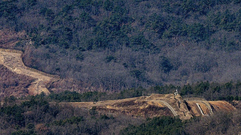  군 간부 3명, 서부전선 비무장지대에서 폭발로 부상