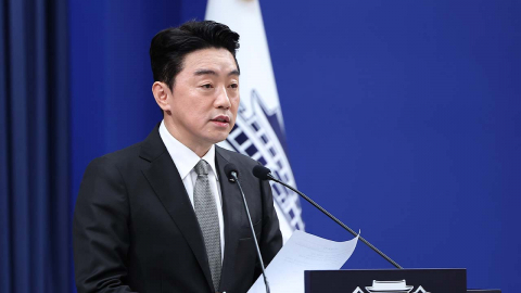 강훈식 비서실장 사의 표명…이 대통령, 오늘부터 순방길