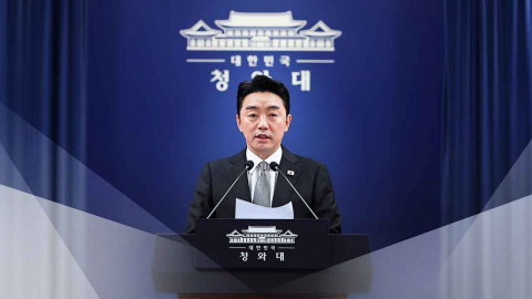 '강훈식 사의'에 국힘 "대통령이 책임져야"…민주, 신중한 반응