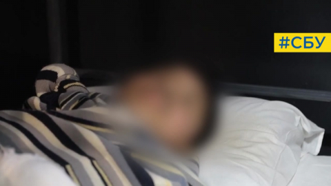 북한군 포로 2명 한국 송환…정부도 사실상 인정