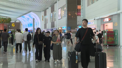 연휴 설렘 안고 해외로…인천공항 오늘 13만 명 출국