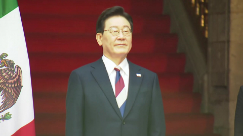 이 대통령, 연임론 일축...산적한 현안 엇갈린 여야