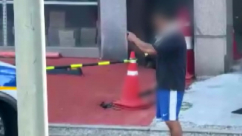 [단독] 한강공원서 흉기로 행인 위협…"카페로 피해 살았다"
