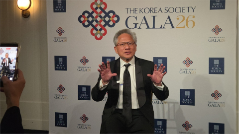 젠슨 황 "SK·삼성 의존은 공급망 리스크 아냐...한국에 확신 있어"