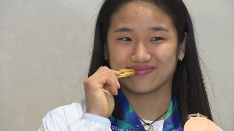 '아시안게임 첫 2연패' 안세영 "일본서 애국가 들어 너무 행복"