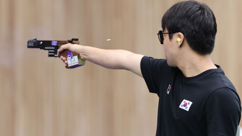  이건혁, 사격 남자 개인 속사권총 금메달…2관왕