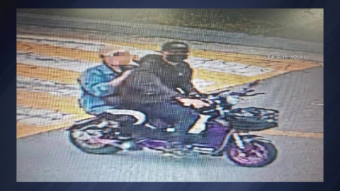 "딸 치고 달아난 뺑소니범 찾아주세요…보라색 스쿠터·스마일 스티커" [앵커리포트]