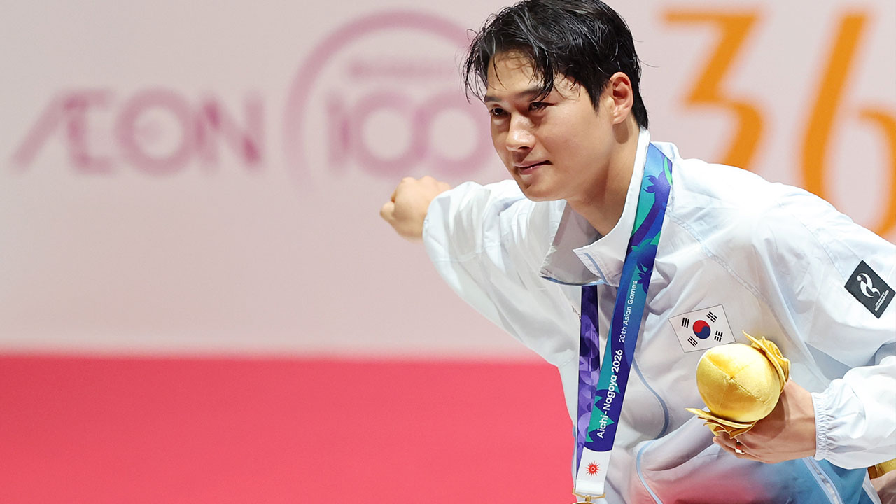 '펜싱 2관왕' 오상욱, 한국 선수단 MVP..."큰 감동 안겨"