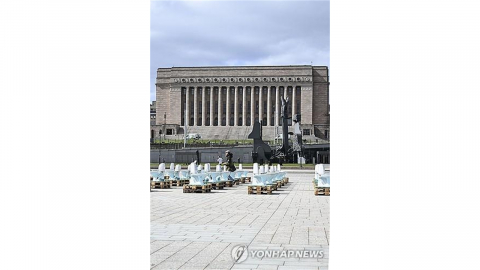 국회의원 변기에 대변 남겼다...핀란드 발칵 뒤집은 '러시아 공작'