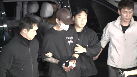  '장모 살해·아내 납치' 20대 남성, 서울 송파서로 압송