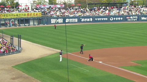 롯데에 덜미 잡힌 KIA, 마지막 날 LG와 3위 놓고 '끝장 승부'