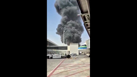 사우디 국제공항 이틀 연속 피격…안보 위기 고조