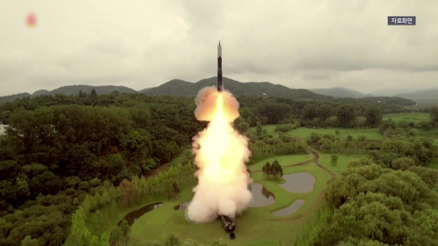  청와대, 북 탄도미사일에 긴급안보상황점검회의 개최..."즉각 중단해야"