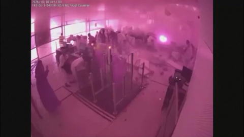 무방비 상태 공항 정밀타격…사우디 CCTV 영상 공개