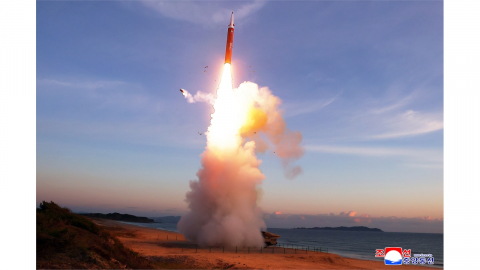 일 "북 탄도미사일 추정체 EEZ 밖에 낙하한 듯"