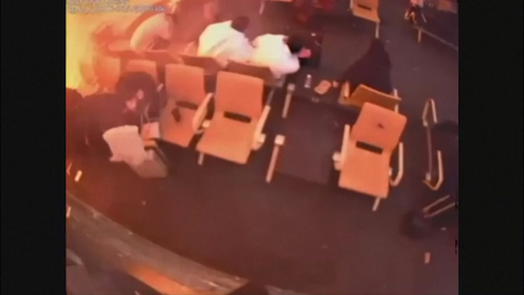무방비 공항 정밀타격...CCTV에 찍힌 후티 공습 순간