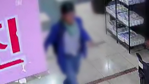 "양손에 흉기 들고 공격"…CCTV 포착된 공포의 범행 순간