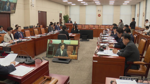 국방위, \'북 지뢰도발 규탄 결의안\' 채택…"조사지연 규명" 야당 퇴장