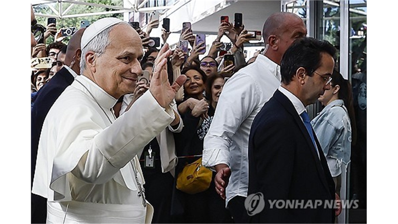 폐암 수술 교황 완치 청신호..."치료법 비약적 발전"