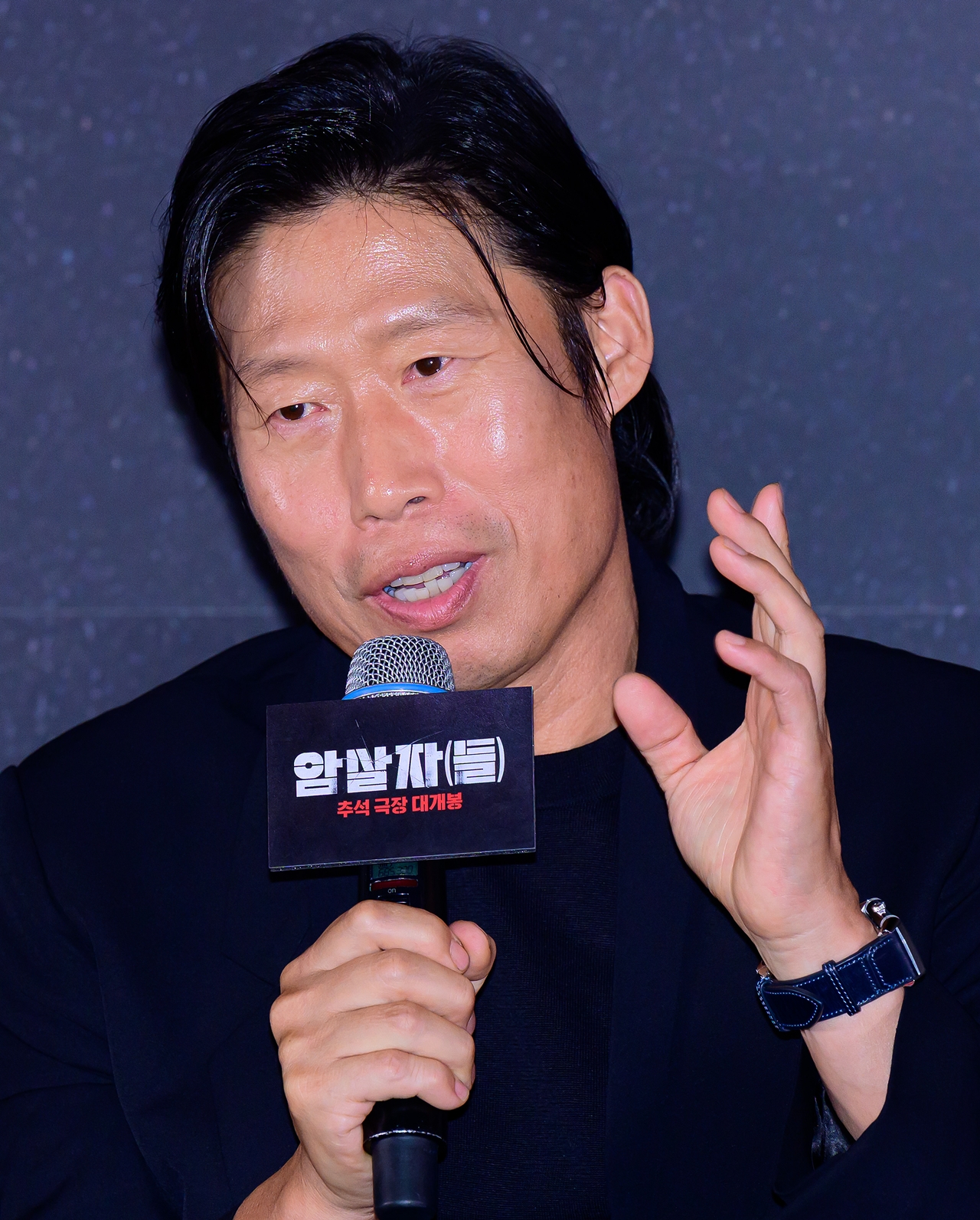 "특별대우 아냐"…경찰, '암살자(들)' 유해진 신변보호 해제