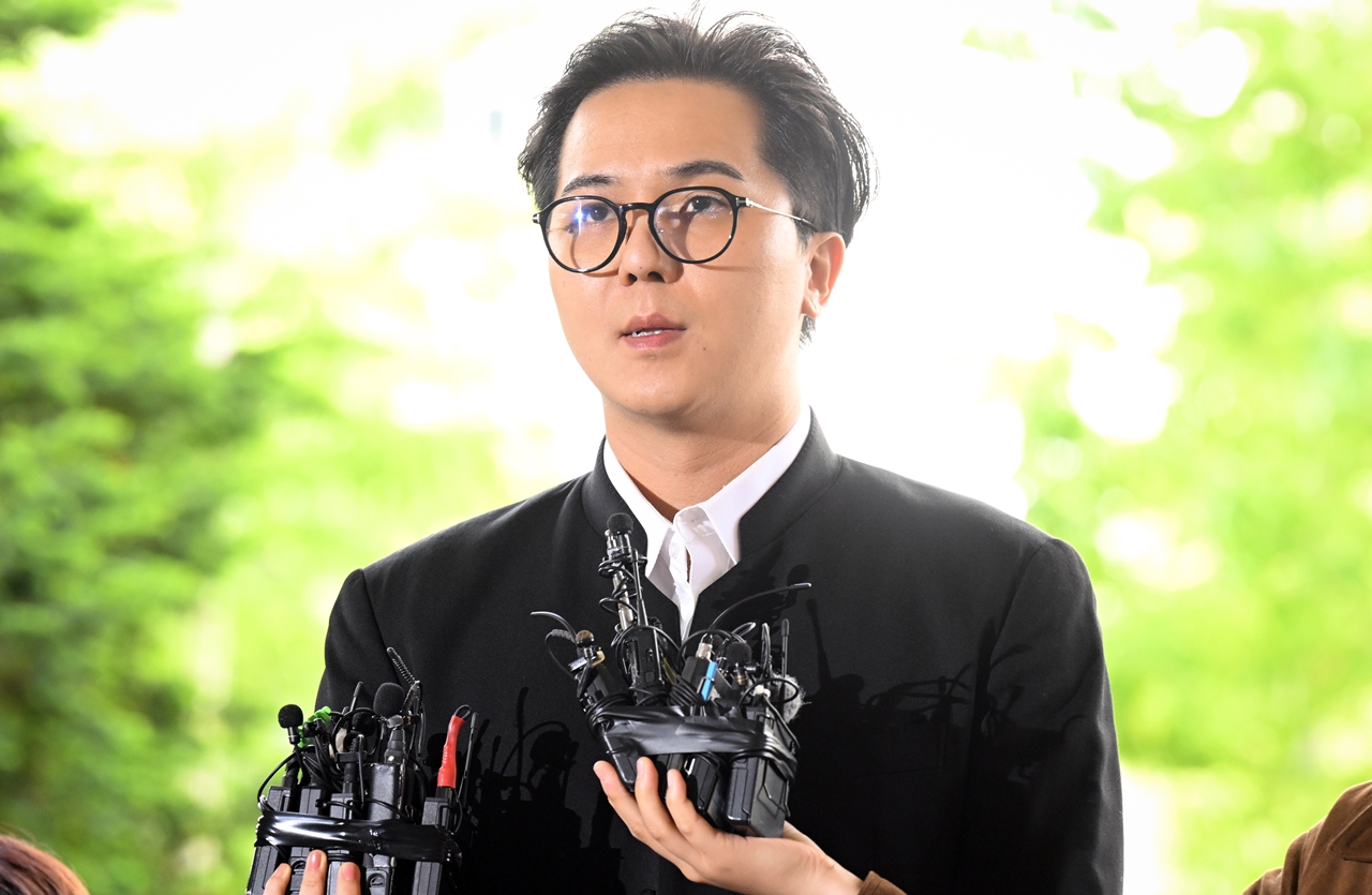 "무단결근 102일" 송민호, 결국 재복무…병무청 "절차 검토"