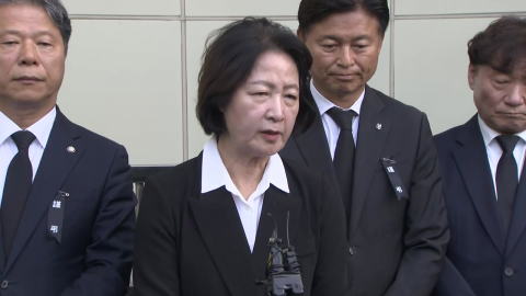 순직 소방관 빈소에 추모 발길…추미애, 발언 사과