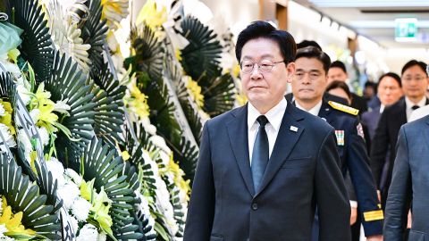이 대통령, 순직 소방관 조문…"희생 영원히 기억"