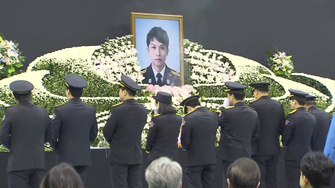 "당신을 잊지 않겠습니다"…고 김진석 소방위 동료 배웅 속 영면