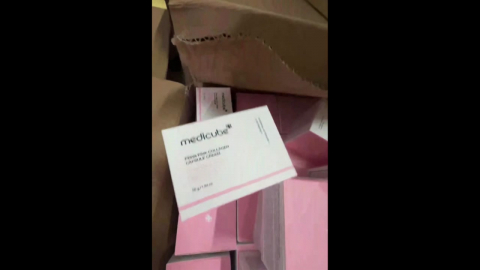 [단독] K-뷰티, 짝퉁과의 전쟁…단속 영상 보니 상자에 짝퉁 가득