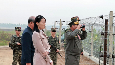 김여정, \'군 핵심\' 박정천과 군사분계선 시찰…"적 도발 시 즉시 반격"